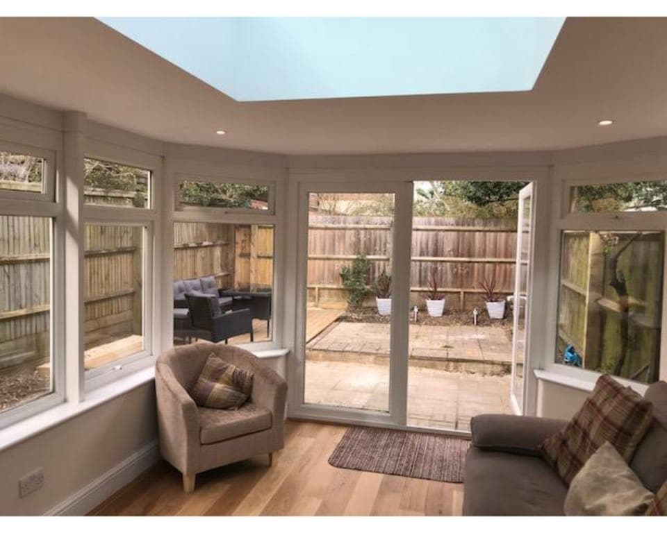 Comfort Single Room, Ensuite (( Small Room ) ) | Lounge