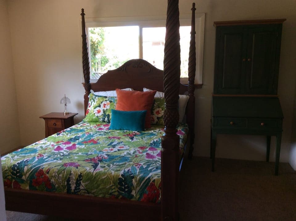 Hawaiian theme bedroom