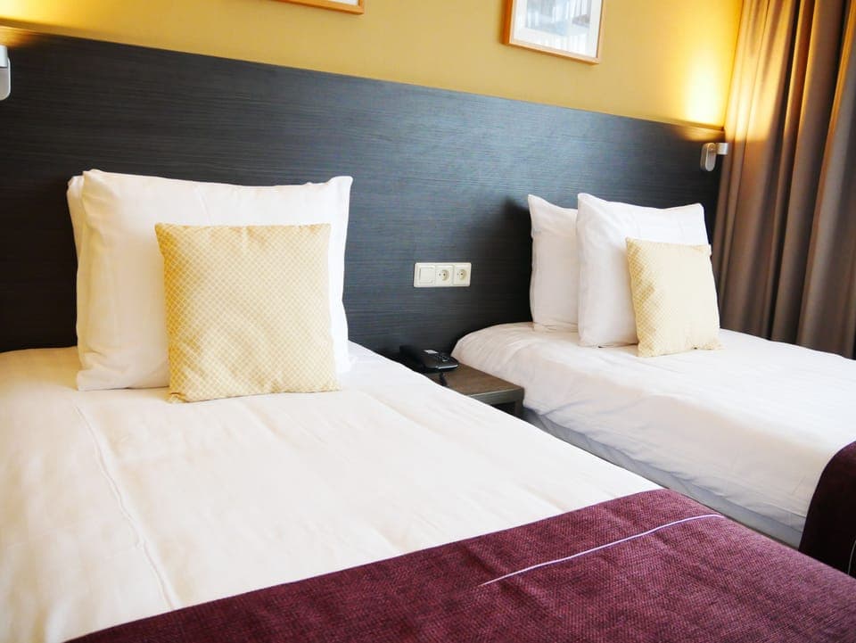 Comfort Double or Twin Room | Premium bedding, in-room safe, desk, iron/ironing board