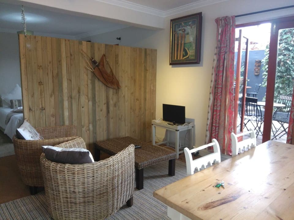 Comfort Studio, 1 Bedroom, Ensuite, Courtyard View | In-room safe, desk, free WiFi, bed sheets