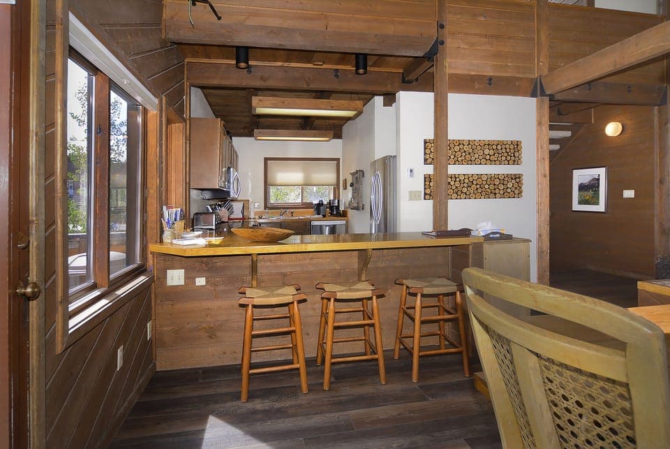 Dining bar