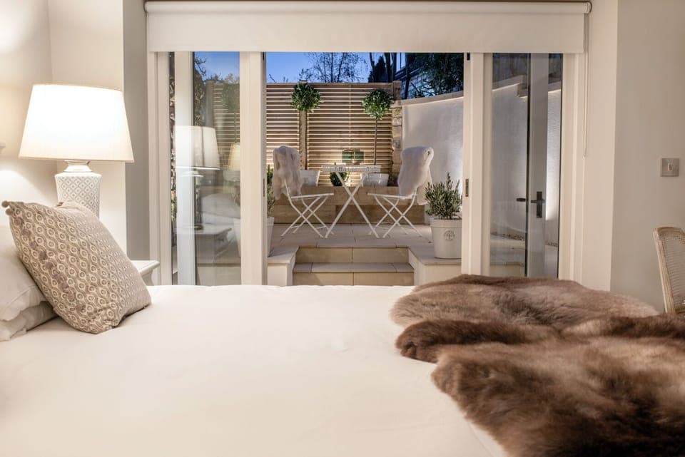 Standard Double Room, Ensuite (with free standing bath) | Interior