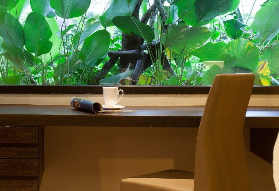 Junior Suite | Living area | Flat-screen TV