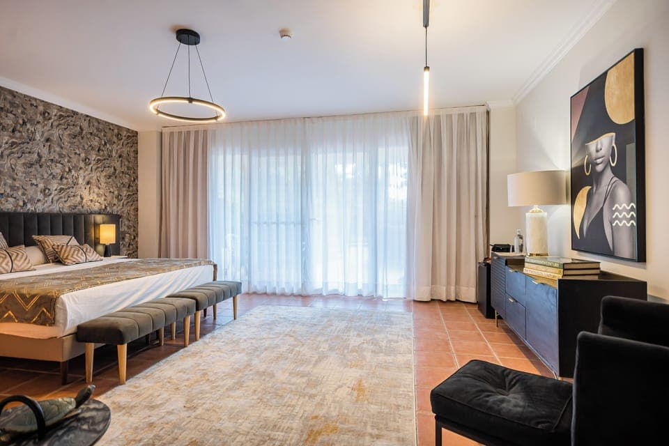 Deluxe Double Room | Egyptian cotton sheets, premium bedding, down comforters