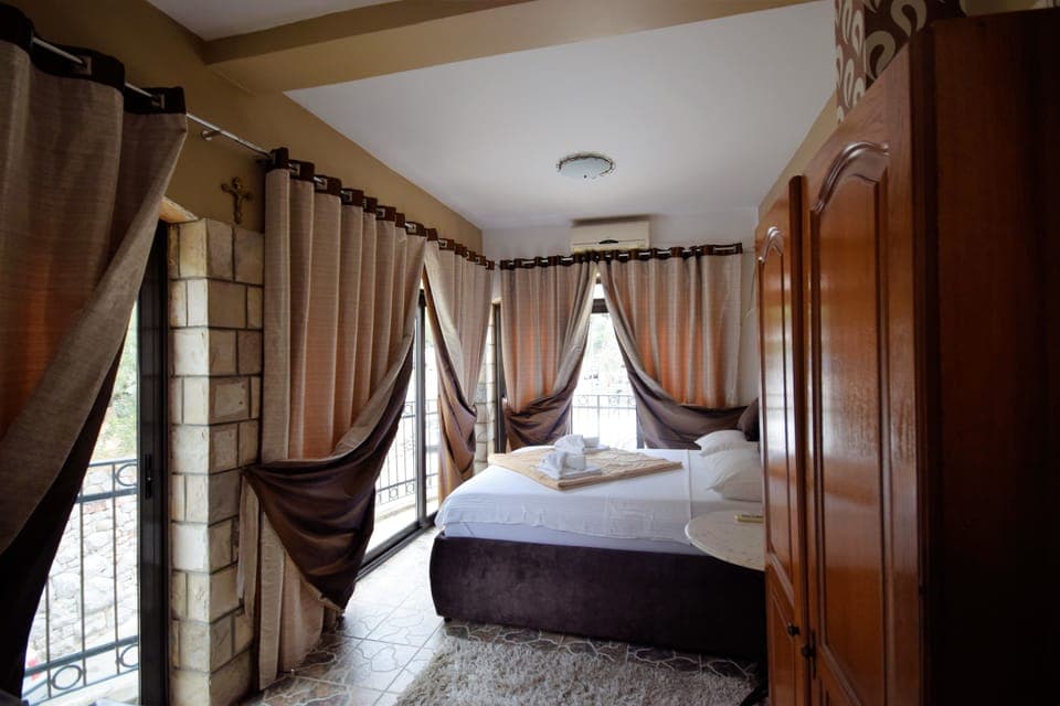 Double Room, Balcony, Partial Sea View | In-room safe, free WiFi