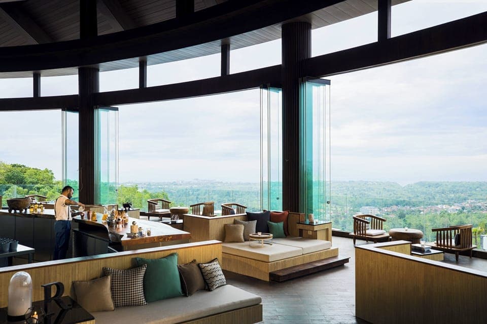 2 bars/lounges, 3 poolside bars, beach bar