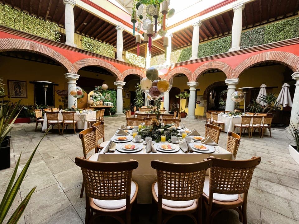 Breakfast served, local cuisine, alfresco dining 