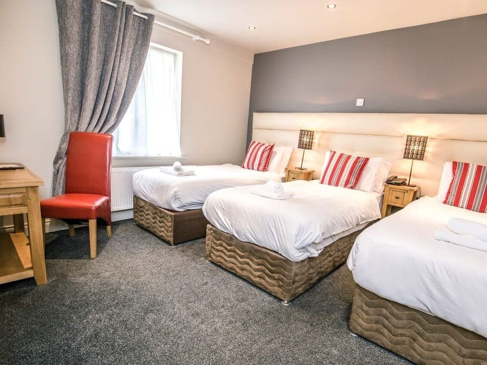 Classic Triple Room, Ensuite