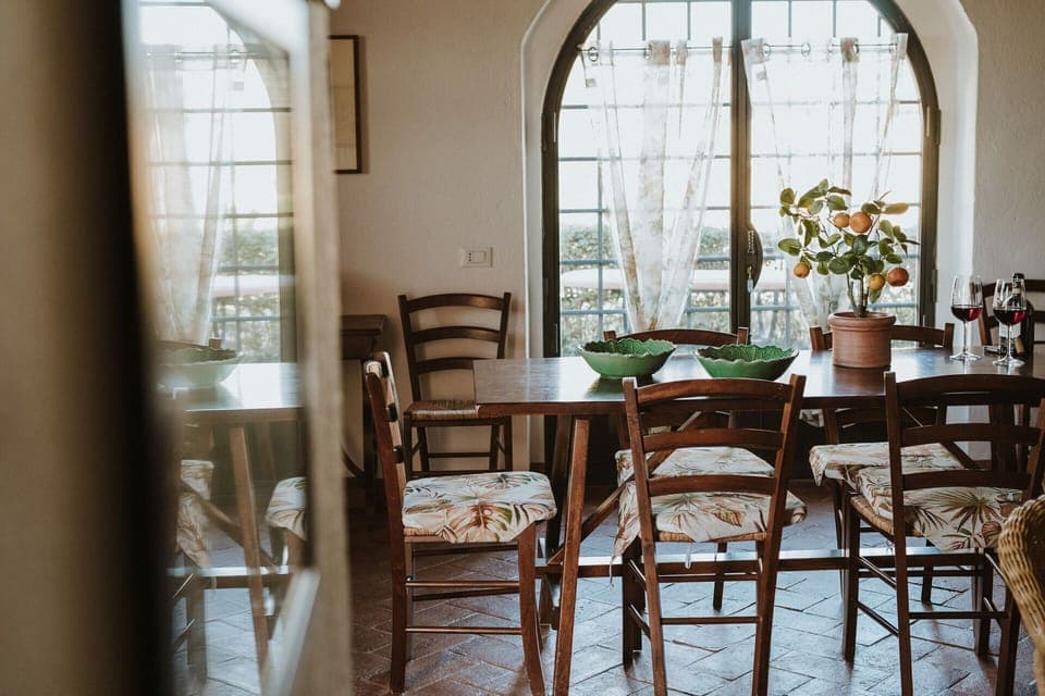 agriturismo-la-papessa-chianti-san-donato-multipropriet-robina-livingroom-diningroom