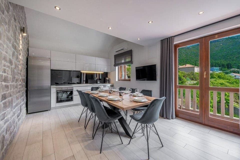 80-cm plasma TV with satellite channels, TV, video-game console