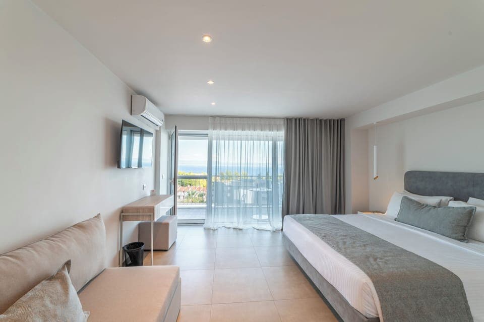 Superior Room, Sea View | Premium bedding, pillowtop beds, blackout drapes, soundproofing