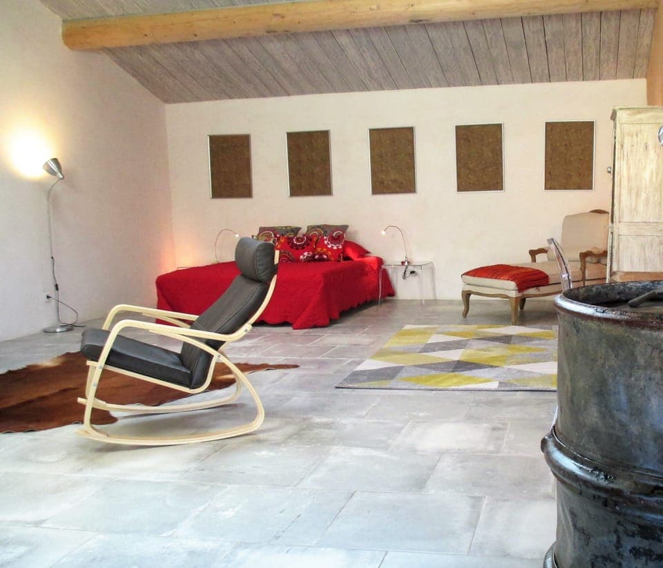 Living area | Fireplace