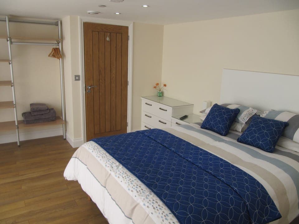 Double Room (Fleetview) | Blackout drapes, iron/ironing board, WiFi, bed sheets