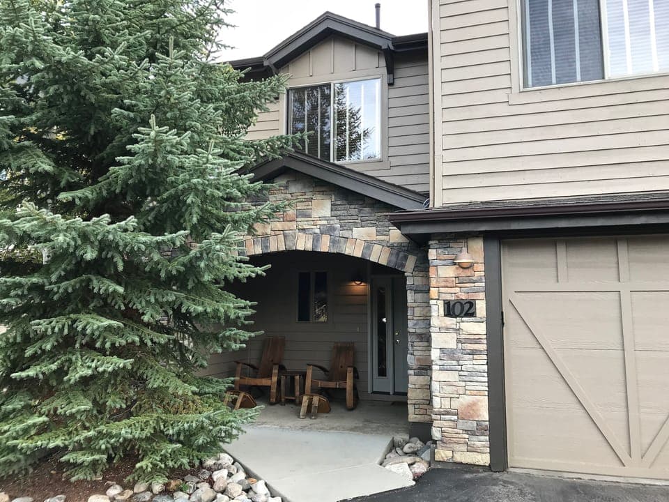 Front patio with views of Buffalo Mountain and Gore Range. 