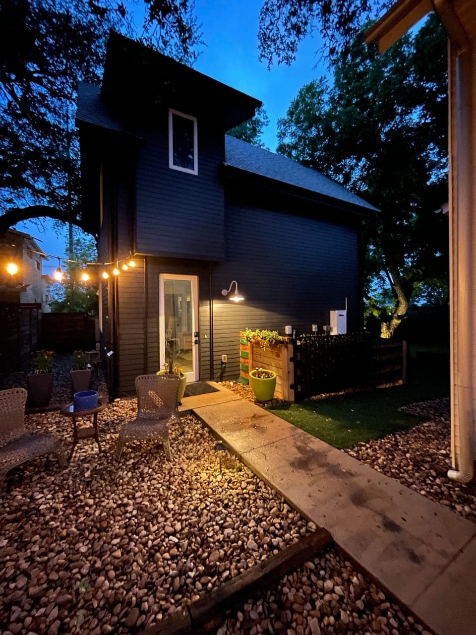 This is the guest house…Sou4th!