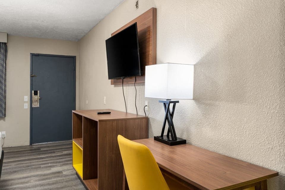 Room, 1 King Bed, Non Smoking | 1 bedroom, individually furnished, free WiFi, bed sheets