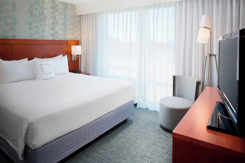 Larger King Room with Sofa Bed | Desk, blackout drapes, iron/ironing board, free cribs/infant beds