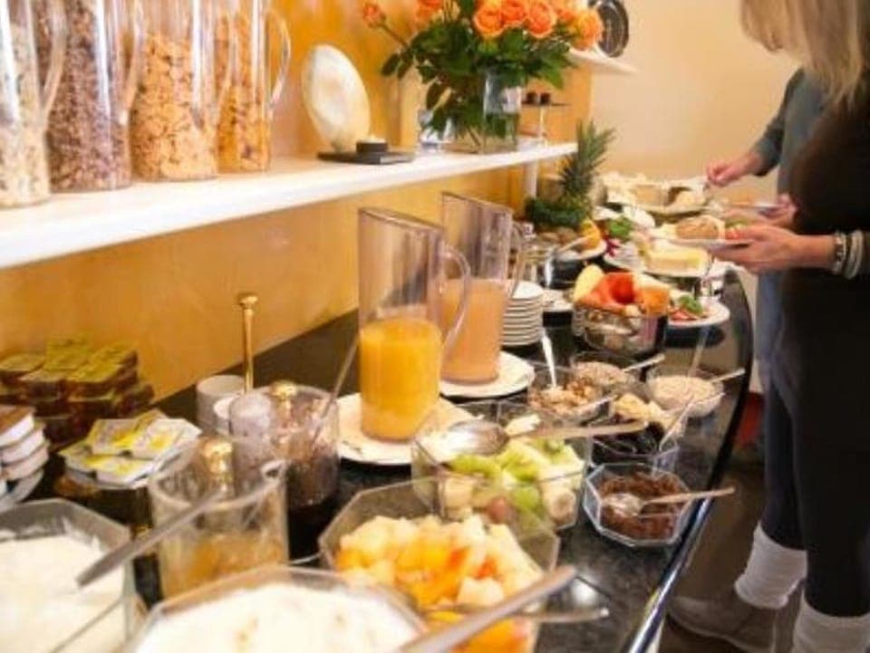 Buffet breakfast on weekdays (EUR 15 per person)