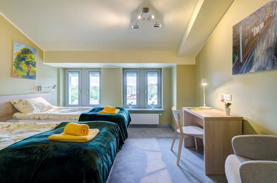 Premium bedding, desk, iron/ironing board, free WiFi