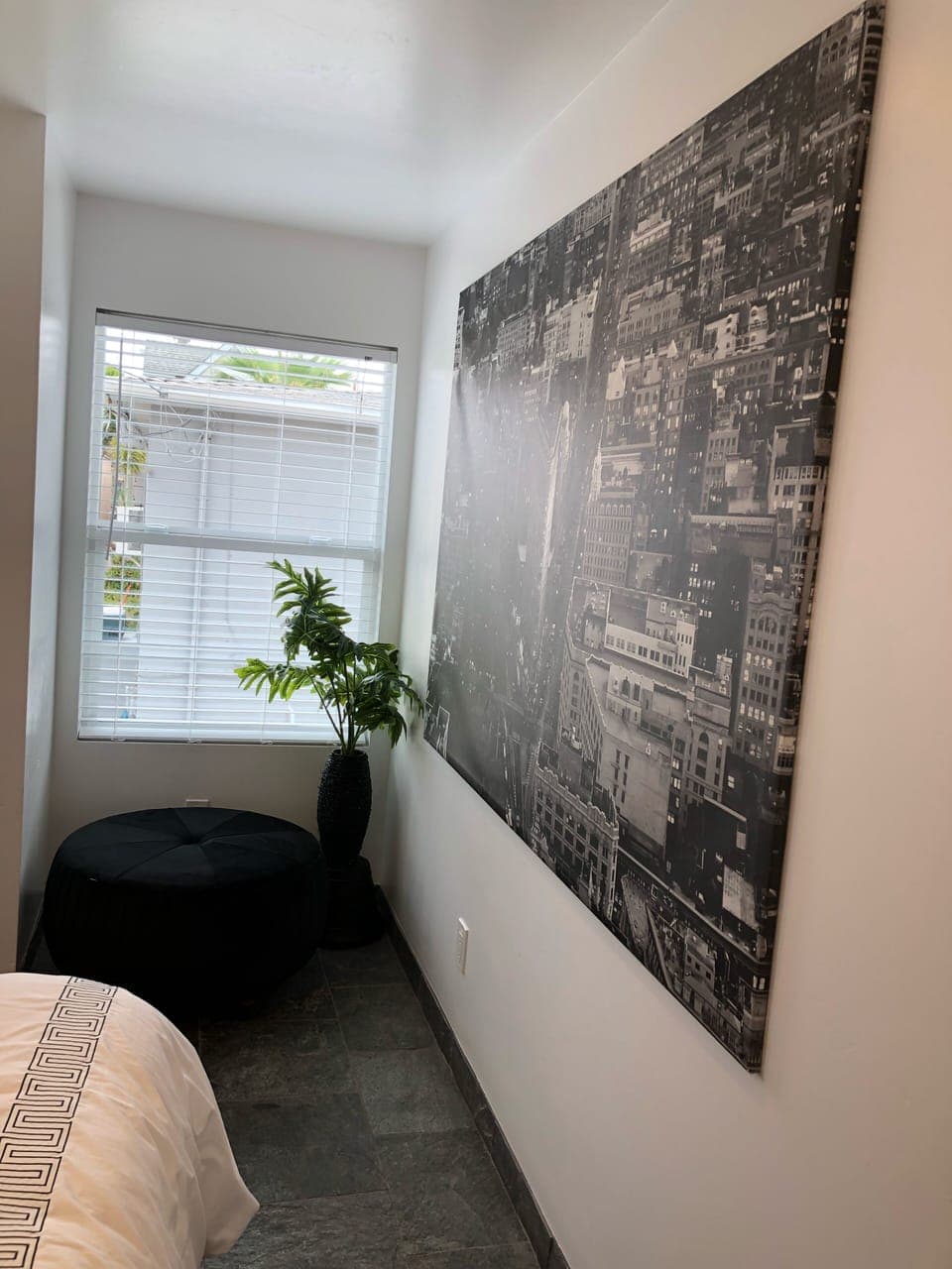 Marilyn Monroe bedroom 2nd photo