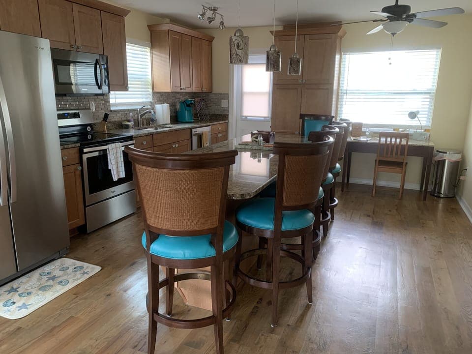Kitchen Island area