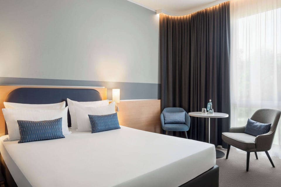 Comfort Room, Accessible | In-room safe, blackout drapes, soundproofing, free cribs/infant beds