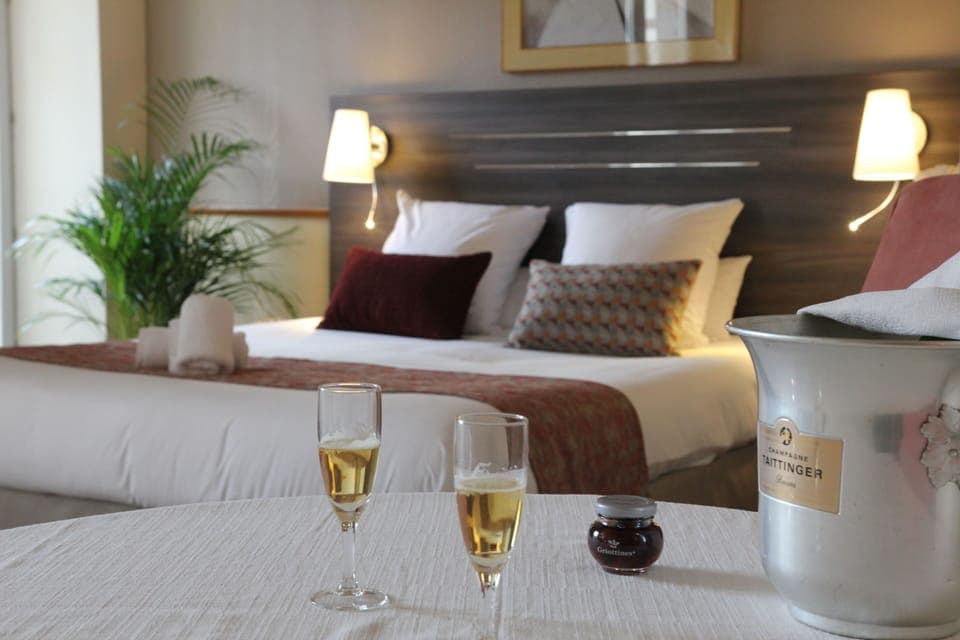 Studio (2 persons) | Individually decorated, individually furnished, desk, blackout drapes