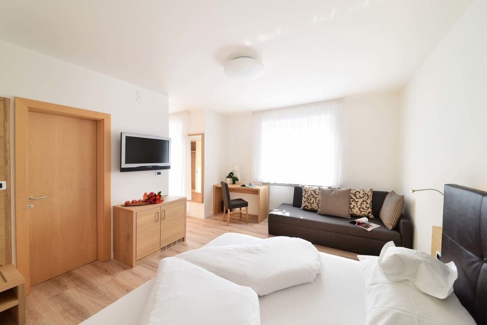 Double Room, Balcony, Garden Area | Hypo-allergenic bedding, in-room safe, desk, free WiFi