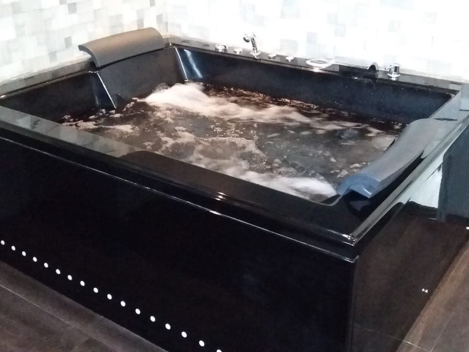 Romantic Double Room, Ensuite (Le Lodge)