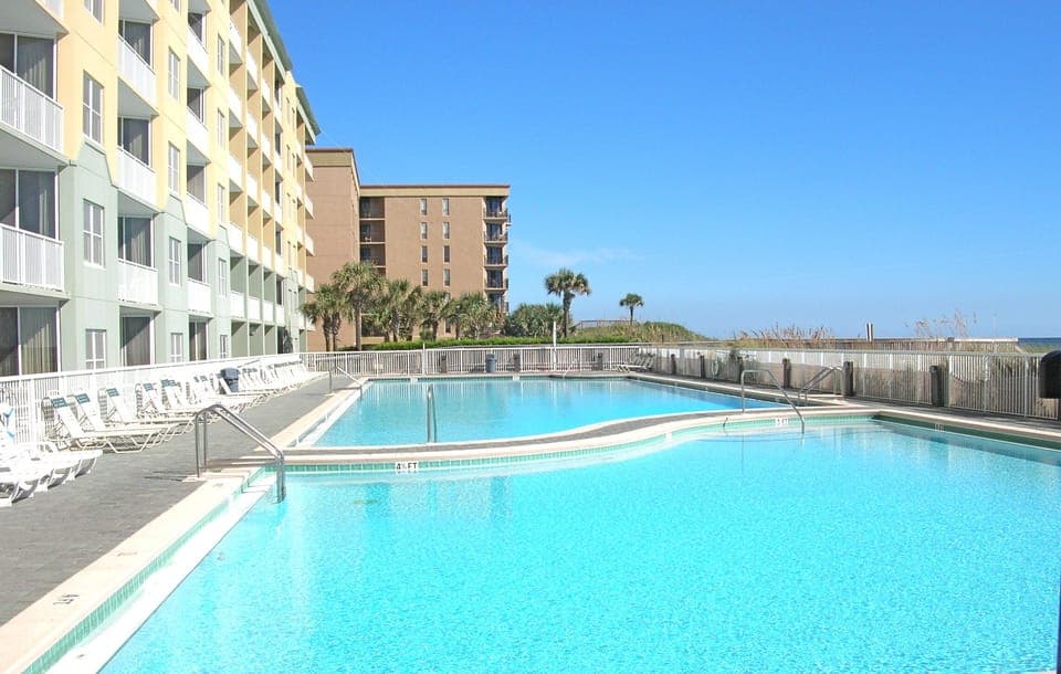 Swimming Pools 5000 sq ft