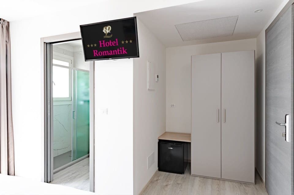 Superior Room | In-room safe, free WiFi, bed sheets