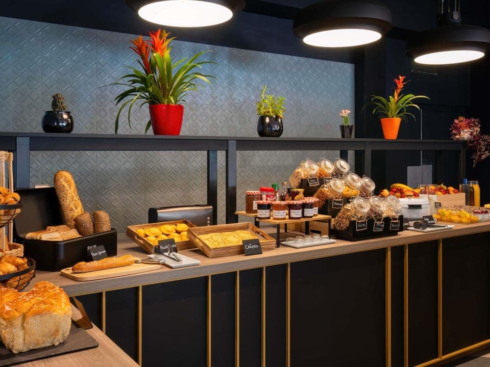 Daily buffet breakfast (EUR 13.90 per person)