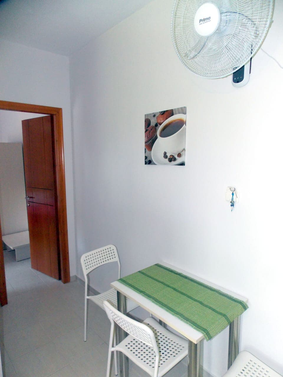 Studio | Living area | Flat-screen TV