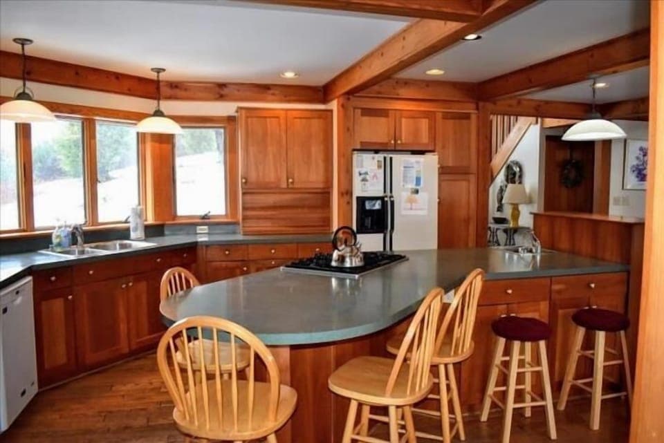 Breakfast Bar Area