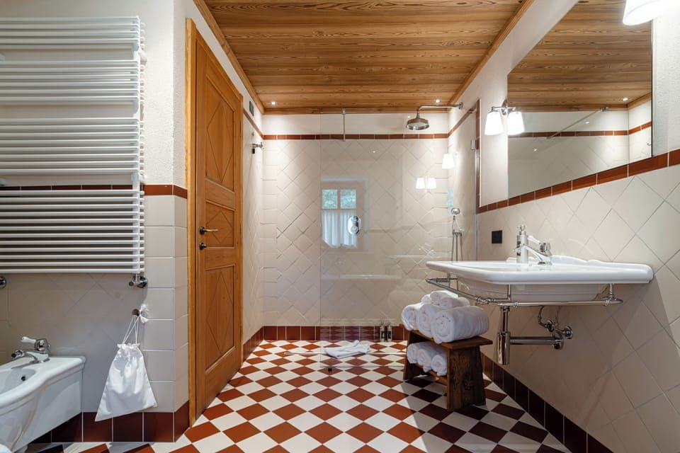 Premier Triple Room, Bathtub | Premium bedding, down comforters, Select Comfort beds, minibar