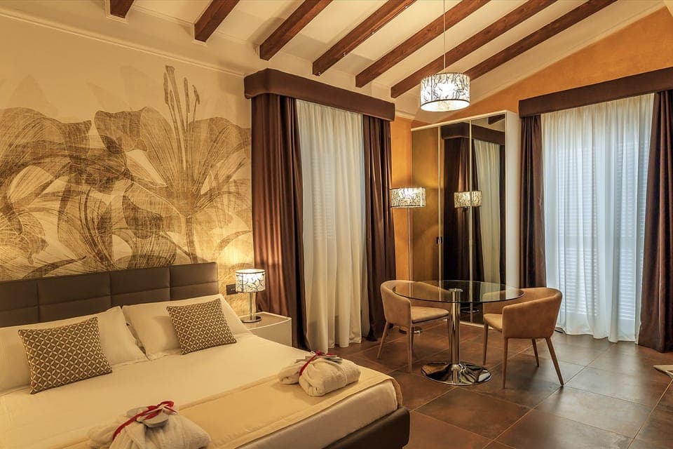 Luxury Suite, 1 King Bed | Egyptian cotton sheets, minibar, in-room safe, desk