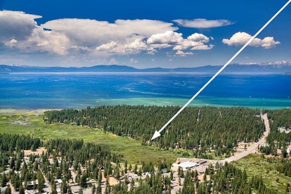 Located on the meadow, just a mile from lake access, close to restaurants and rental shops