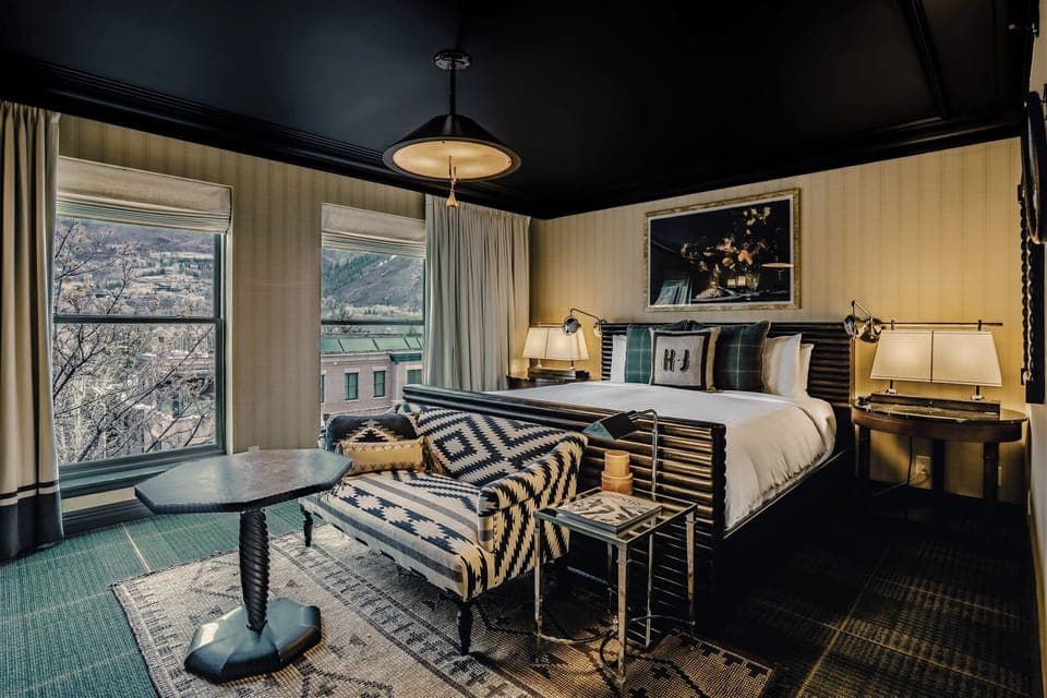Deluxe Room, 1 King Bed | Egyptian cotton sheets, premium bedding, down comforters, pillowtop beds