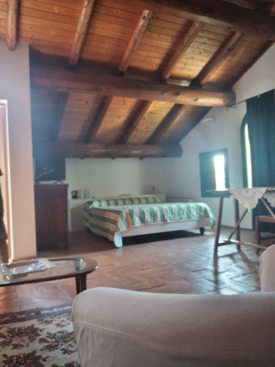 Superior Studio Suite | Laptop workspace, free WiFi, bed sheets