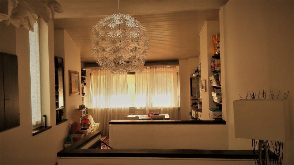 Attic, play area with table, 4 chairs and air conditioning