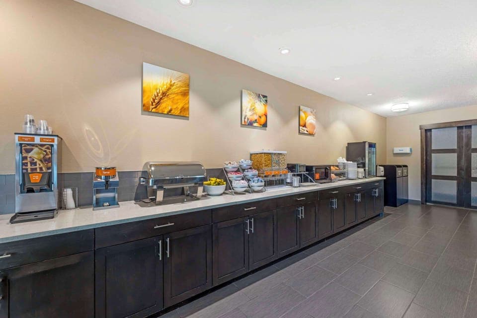 Free daily continental breakfast