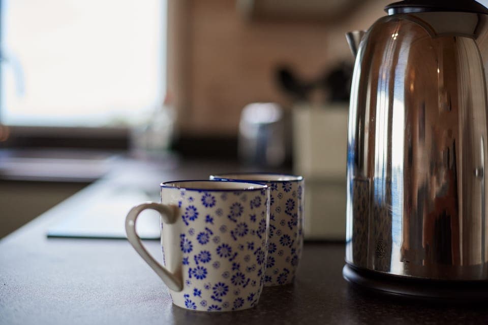 The kettle and cups in Ben Wyvis Lodge