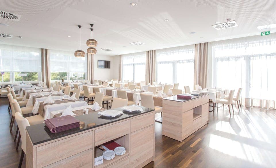 Breakfast, lunch and dinner served