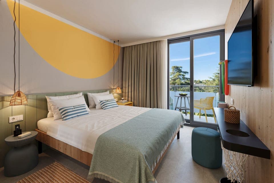 Room for 2 | In-room safe, desk, cribs/infant beds, free WiFi