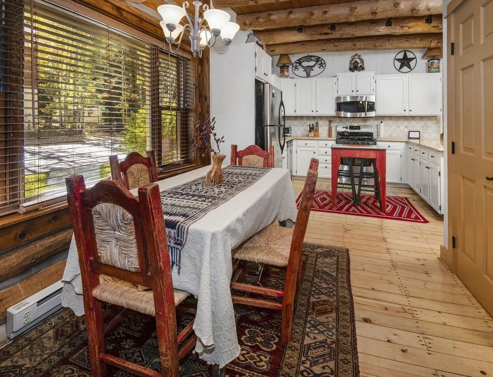 Townhome, 2 Bedrooms | Dining