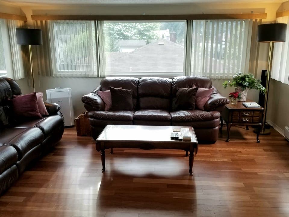 TV/Sunroom w/ Reclining Sofa & Air Conditioning