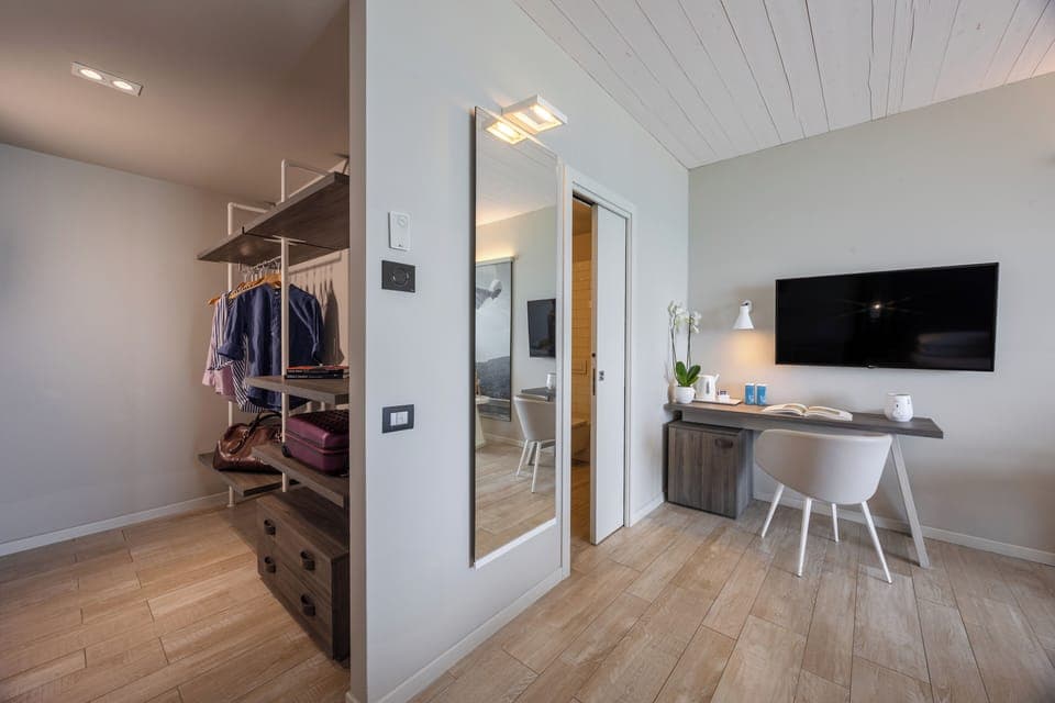 Minibar, in-room safe, desk, soundproofing