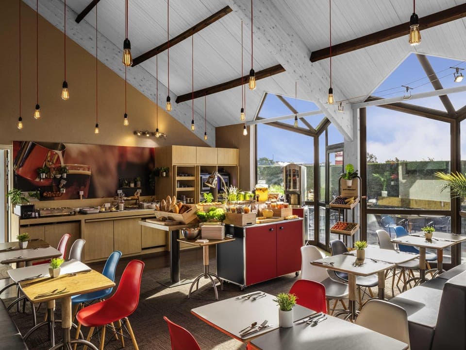 Daily buffet breakfast (EUR 13.90 per person)