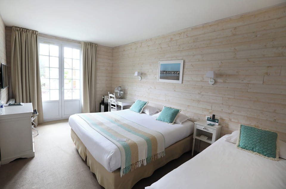 Triple Room | Premium bedding, in-room safe, desk, blackout drapes