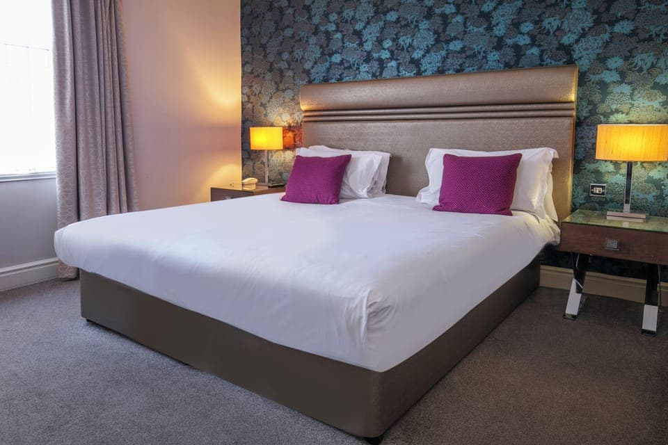 Classic Double or Twin Room, 1 Bedroom | Desk, laptop workspace, iron/ironing board, free cribs/infant beds